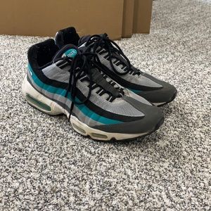 Blue Nike air Max 95